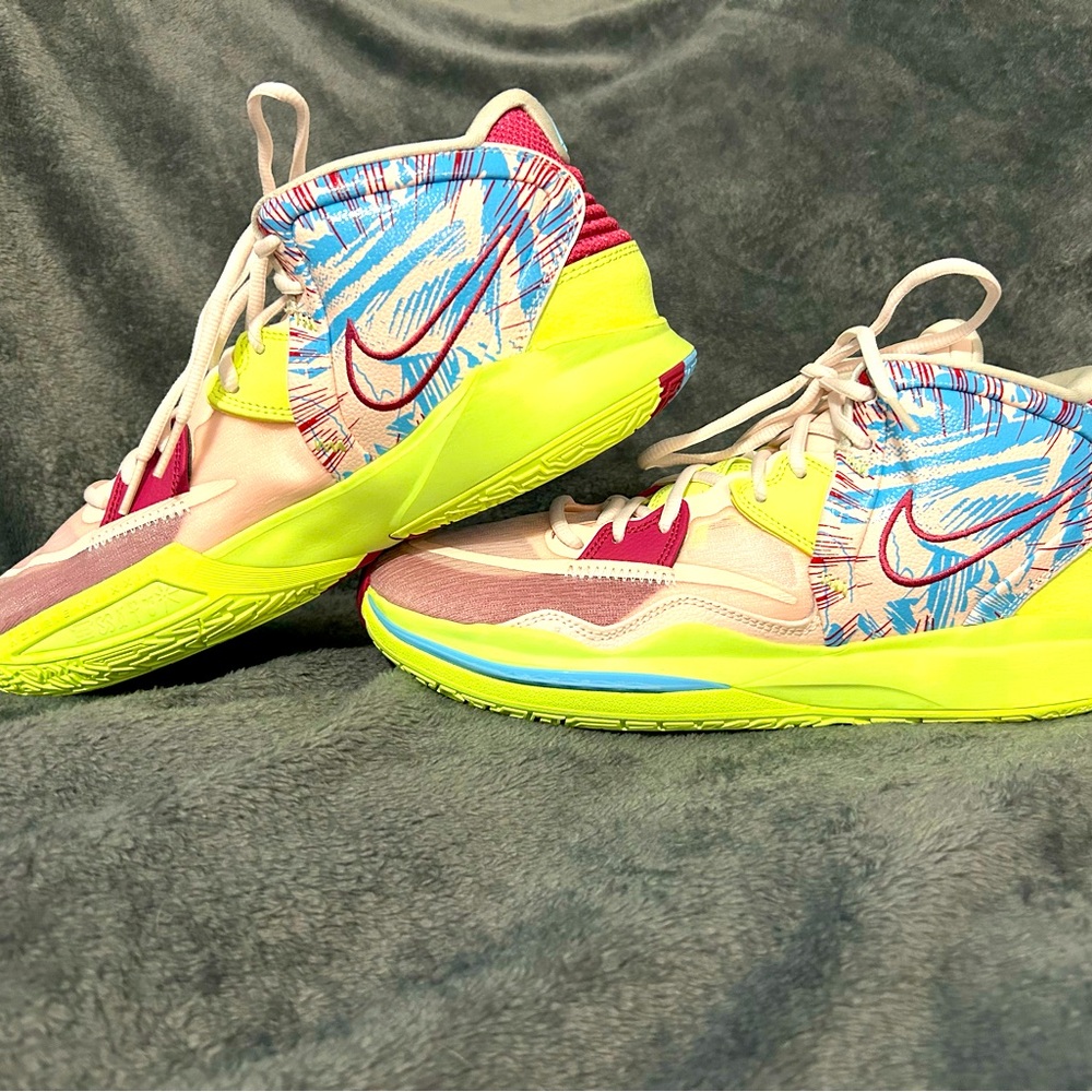 Nike Kyrie Infinity 1 World 1 People 10.5